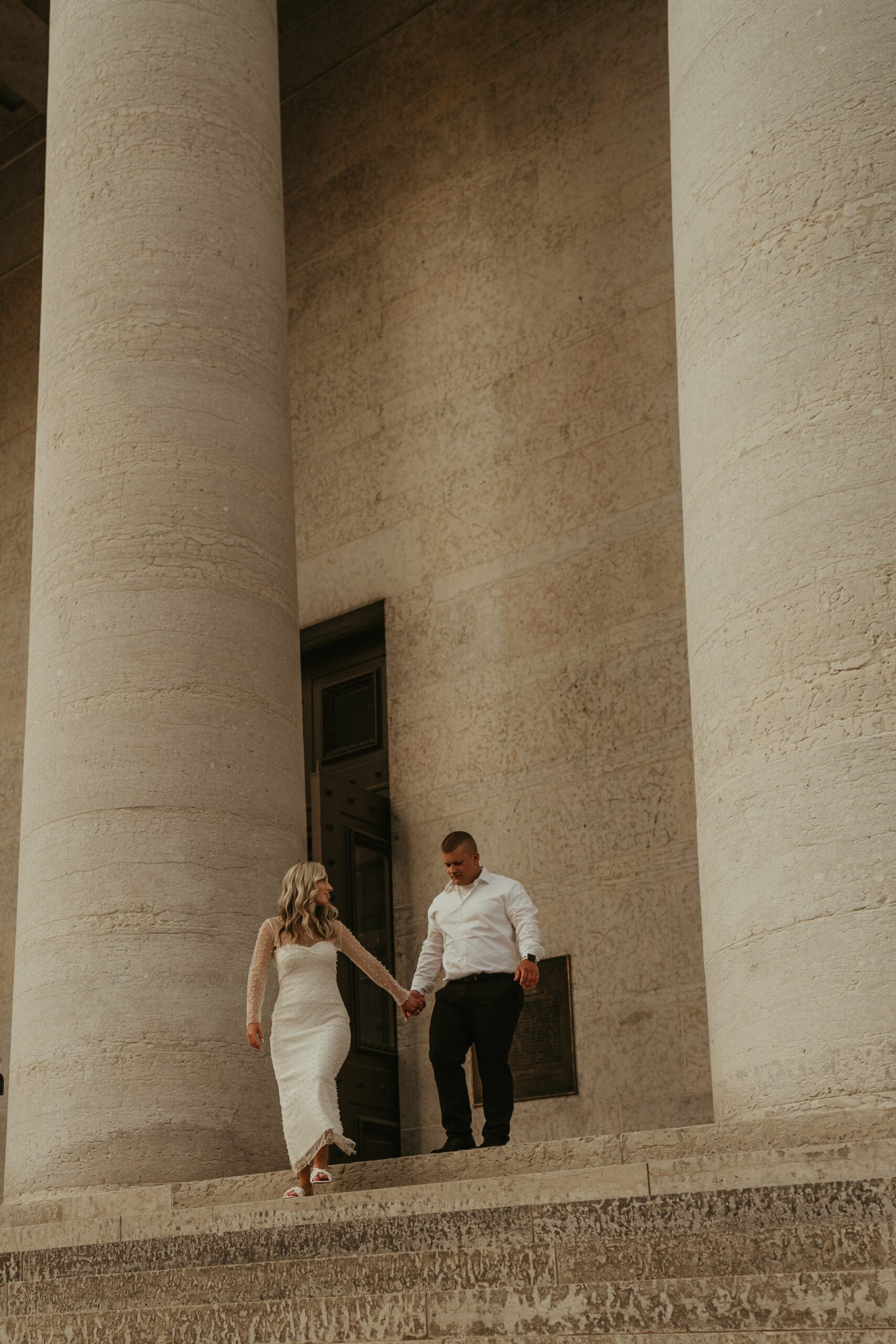 Ohio statehouse engagement session, ohio wedding photographer, statehouse engagemnt photos, statehouse elopement, courthouse elopement, gabriella sutherland photography